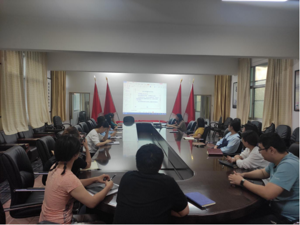 9.30(新聞稿)豫中公司開展第六期“學(xué)習(xí)大講堂”培訓(xùn)活動(dòng)378.png 9.30(新聞稿)豫中公司開展第六期“學(xué)習(xí)大講堂”培訓(xùn)活動(dòng)378.png