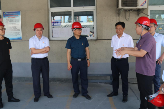 駐馬店市涉案礦產(chǎn)資源企業(yè)托管工作組舉辦能力作風(fēng)建設(shè)主題黨課暨集體廉政談話會(huì) 新聞稿 6.221179.png 駐馬店市涉案礦產(chǎn)資源企業(yè)托管工作組舉辦能力作風(fēng)建設(shè)主題黨課暨集體廉政談話會(huì) 新聞稿 6.221179.png