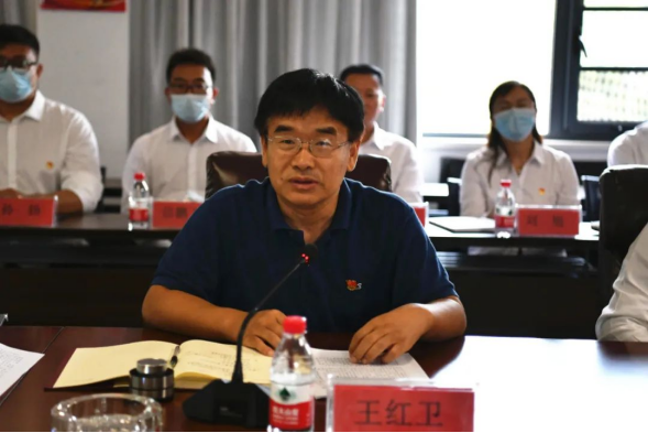 集團(tuán)新招錄員工到礦山接受實(shí)踐鍛煉歡迎儀式新聞稿823.png 集團(tuán)新招錄員工到礦山接受實(shí)踐鍛煉歡迎儀式新聞稿823.png