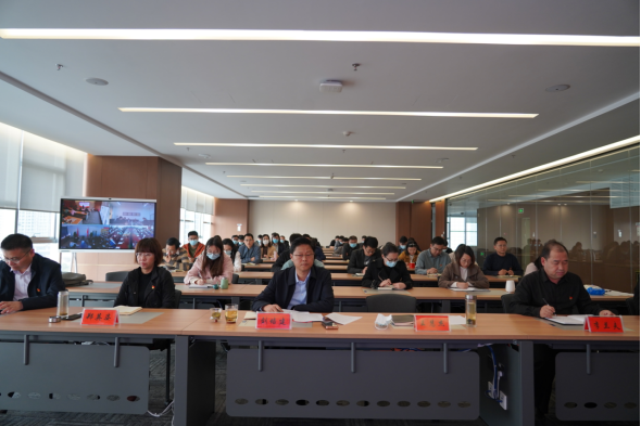 駐馬店市產業(yè)集團黨委組織召開傳達學習貫徹黨的二十大精神會議(1)1631.png 駐馬店市產業(yè)集團黨委組織召開傳達學習貫徹黨的二十大精神會議(1)1631.png