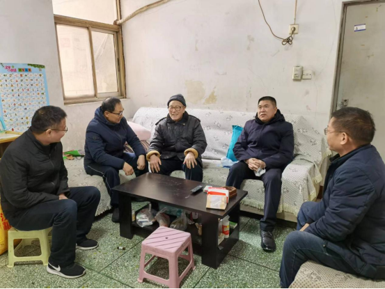 新春送溫暖 慰問暖人心—產(chǎn)業(yè)集團活動新聞稿0205(1)(3)190.png 新春送溫暖 慰問暖人心—產(chǎn)業(yè)集團活動新聞稿0205(1)(3)190.png