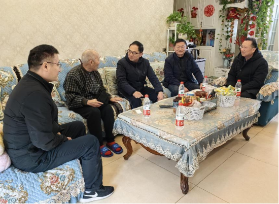 新春送溫暖 慰問暖人心—產(chǎn)業(yè)集團活動新聞稿0205(1)(3)349.png 新春送溫暖 慰問暖人心—產(chǎn)業(yè)集團活動新聞稿0205(1)(3)349.png