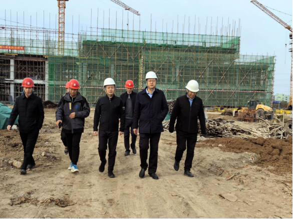 鉚足干勁開新局 蓄力奮戰(zhàn)“開門紅”產(chǎn)業(yè)集團(tuán)黨委書記、董事長劉培建到中國藥谷“超級工廠”一期、二期項目調(diào)研指導(dǎo)工作210.png
